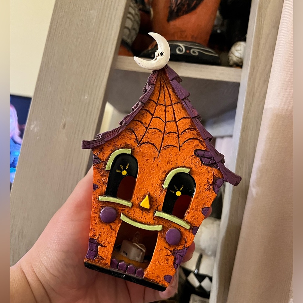 JOHANNA PARKER LIGHT UP HAUNTED HOUSE